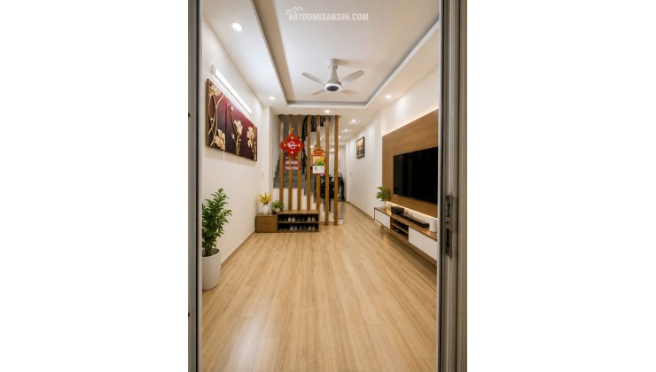 Bán nhà Đại Kim, Hoàng Mai dưới 8.2 tỷ. Thang máy. Ngõ nông cách ô tô 5 nhà.